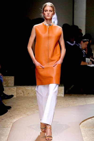Look 7